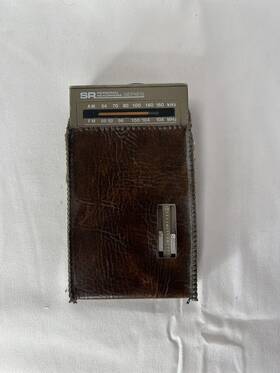 667.22081250 Sears Vintage Fm/am Radio Receiver- Sr Personal Headphone Series Untested