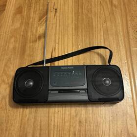 12-732 Sharp Radio Shack Am/fm A Antenna Attached And Clean Vtg
