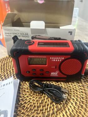Sharper Image 205404 Emergency Solar Hand Crank Radio Am/fm Noaa Weather Band Red Usb