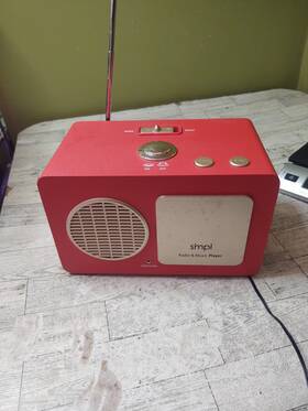 57025 Simpl Easy Use Radio Music Player Model Red