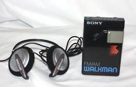 Srf-21w Sony 027242402652 Fm / Am Walkman Model Tested And Works