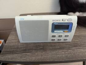 Icf-m410 Sony Liv Tv Weather Am/fm 4-band Clock Radio Works Great