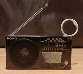 Sony Icf-s18 Vintage Rare Fm Am Portable Radio Tested Working