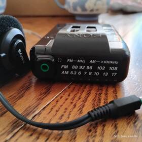 Sfr-29 Sony Am/fm Walkman With Headphones Works