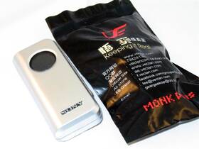 Srf-m97 Sony Walkman Fm Am Lcd Pocket Radio With Monk Plus Earbuds