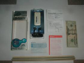 Srf-s56 Sony Vtg Walkman Fm Stereo Compact Radio Srf S56 Mega Bass Headphones Box Tested