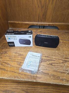 Srf-18 Sony Srf18 Portable Am/fm Stereo Radio/speaker/audio In And Out / Headphone Jack