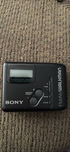 Sony Srp-m80 Am/fm Walkman Portable Radio Memory Preset Black