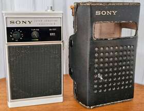 Tr-830 Sony Vtg 1960s White Case Super Sensitive Portable Radio Japan Working