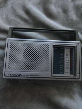 2222-b Sound Design Soundesign Model Am/fm Portable Radio