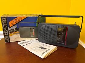 Soundesign 2204blk Vintage Am/fm Black Portable Radio Tested