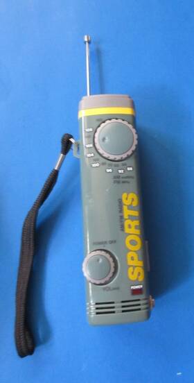 A1-501 Sports Vintage Sportsman Am/ Fm Pocket Green Radio Hand Strap Belt Clip