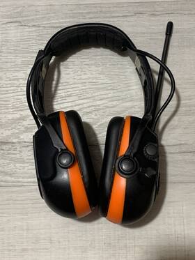 U8743-1 Stihl Tun Up Hearing Protector Headset Am/fm Radio