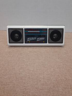 Rr002 Suntone Am Fm White Mini Boom Box Radio Model Vintage