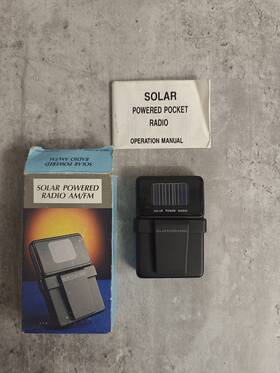 As-339 Uknown Vintage Solar Powered Pocket Radio Am/fm Portable Tested