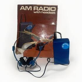 1384h Vanity Fair 1970s Am Radio By Ertl Nos Headphones