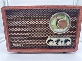 Victrola 690133188449 Broken - Retro Wood Bluetooth Radio With Built-in Speaker