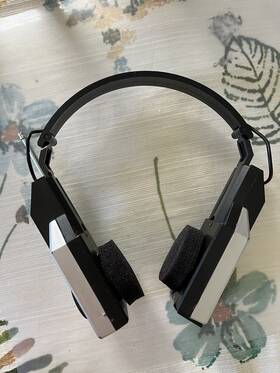 Gfx-16 Vintage Am Fm Battery Operated Radio Folding Headset Works