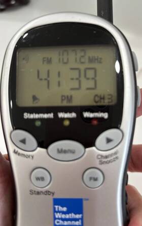Vec438 Weather Channel Fm Alert Hazard Radio/flashlight Digital Hand Crank Rechargeable