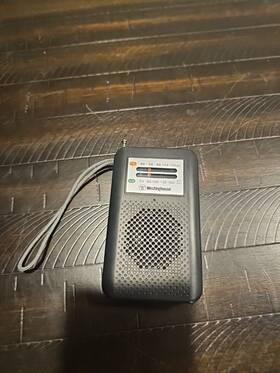 Wst100 Westinghouse Am Fm Radio Battery Operated Portable Pocket