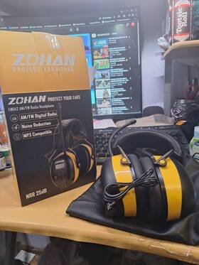 Emd42 Zohan Am/fm Radio Headphone With Microphone Emd42 Zohan Am/fm Radio Headphone With Microphone