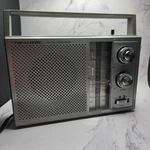 Vintage Radioshack Realistic Am/fm Portable Model 12-716 Barely Working. Fixed Price $9.99.