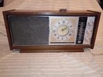 Vintage Rca Model RLS51W Fm Walnut Clock Radio. Fixed Price $19.99.