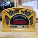 Rca Victory Vintage-looking Am/fm Clock Radio Battery Backup 9 Wide 6 Tall. Fixed Price $26.24.