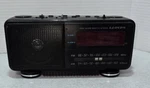 Lloyds Am/fm Clock Radio CR005 Dual Alarm Wake Up System Vintage - Working. Fixed Price $17.00.