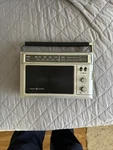 Vintage General Electric 7-2850A Am Fm Dual Power Radio Parts Only. Fixed Price $9.99.