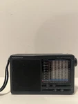 Magnavox D1875 World Band Receiver. Fixed Price $15.00.