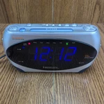 Emerson Research Smart Set Electric Clock Radio CKS1862 Dual Alarm Large Display. Fixed Price $19.99.