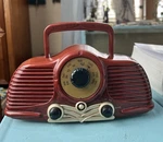 Vintage Universal Lifelong Portable Am/fm Battery Powered Radio Model 680BW. Fixed Price $15.00.