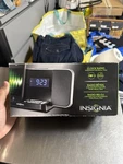 Nwb 2012 Insignia NS-CLIP02 Clock Radio Alarm W/ Docking Charger Iphone 4 Ipod. Fixed Price $49.99.