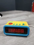 Vintage 1993 Spartus Crayola Crayons Desk Top Alarm Clock Model 1205 , Works!. Fixed Price $19.99.