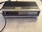 Vintage Emerson RED5662 Am/fm Digital Alarm Clock Radio Faux Wood Grain Works!. Fixed Price $19.00.