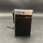 Vintage P2790D Handheld Solid State Radio Works. Fixed Price $10.79.