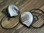Sony Walkman Digital Tuning Fm Radio Ear Clip Headphones SRF-MQ11 No Cushions. Fixed Price $71.25.