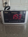 Emerson Research Smartset CKS3516 Time Projector Dual Alarm Digital Clock Radio. Fixed Price $37.99.