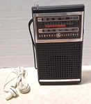 7-2500A Vintage General Electric Portable Am Fm Radio Tested Nice. Fixed Price $27.65.