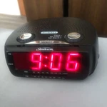 Sunbeam MP3 Ready Alarm Clock Model 89019 Am/fm Free Shipping. Fixed Price $10.00.