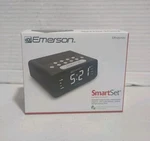 Emerson Smart Set Digital Alarm Clock Radio (model ER100101) Modern Style. Fixed Price $17.99.