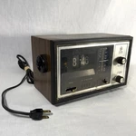 Vintage Flip Clock Radio - For Parts Only. Fixed Price $21.65.