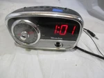 Westclox Retro Style Alarm Clock With Radio/aux Model 80193 Tested Works. Fixed Price $12.95.