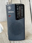 Vintage Am/ Fm Pocket Radio Model 7-2584A Band Receiver Battery Operated. Fixed Price $19.90.