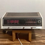 Vintage Zenith Electronic Am/fm Clock Radio No. H461W Power Reserve Works. Fixed Price $26.50.
