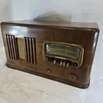 1940 Montgomery Wards Airline 04WG-568A Shortwave Broadcast Tube Radio Wood. Fixed Price $327.90.