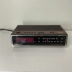 Vintage Soundesign Model 3691 Am-fm Electronic Clock Radio Woodgrain *see Info*. Fixed Price $8.76.