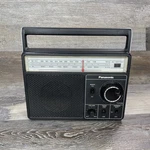 Vtg Panasonic RF-567 Fm/am Radio For Repair Partially Working. Fixed Price $20.00.