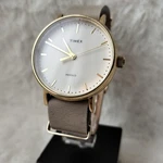 Timex Weekender Indiglo Night Light Wristwatch Unisex Nylon Strap Timepiece. Fixed Price $116.03.